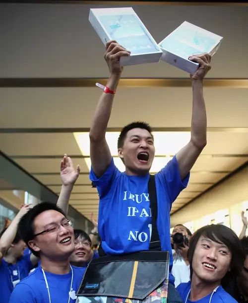 China Launches Apple's iPad-guy buys IPAD NO1!!!!